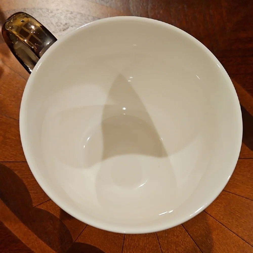 Nanette Lepore White and Gold Coffee/Tea Mug